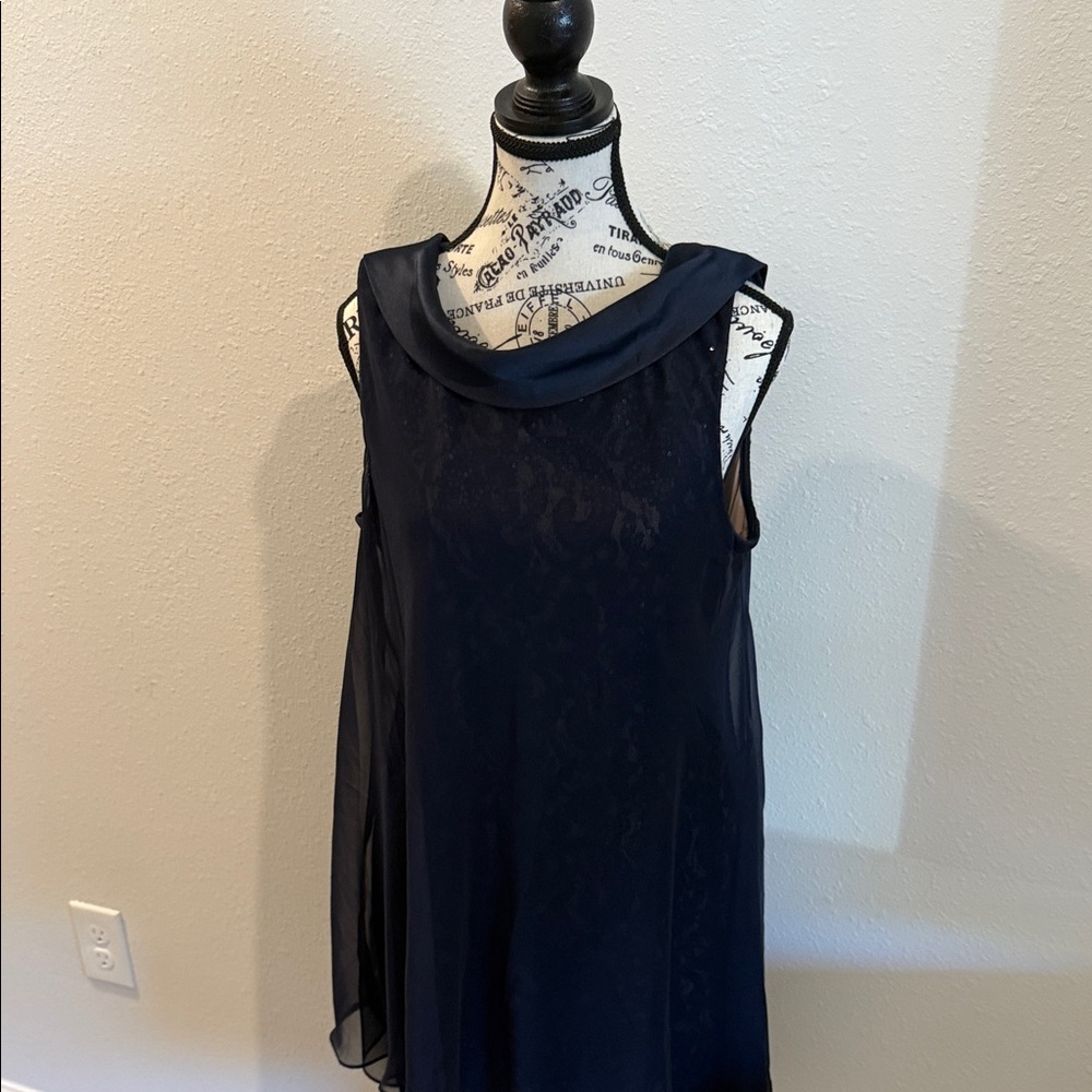 SLNY Elegant Navy and Beige Ensemble